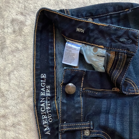 AEO American Eagle Outfitters Size 2 Women’s Midi Shorts (Super Stretch) - Picture 4 of 4